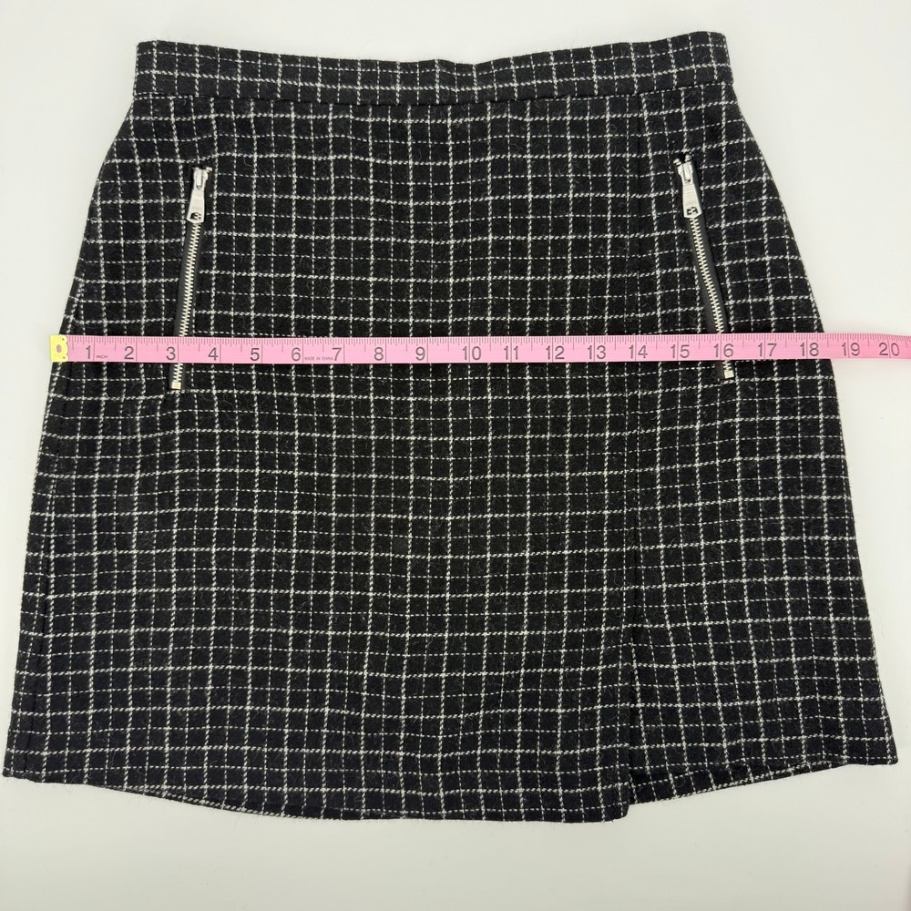 Banana Republic Black and White Wool Blend‎ Plaid Mini Skirt - Picture 9 of 11